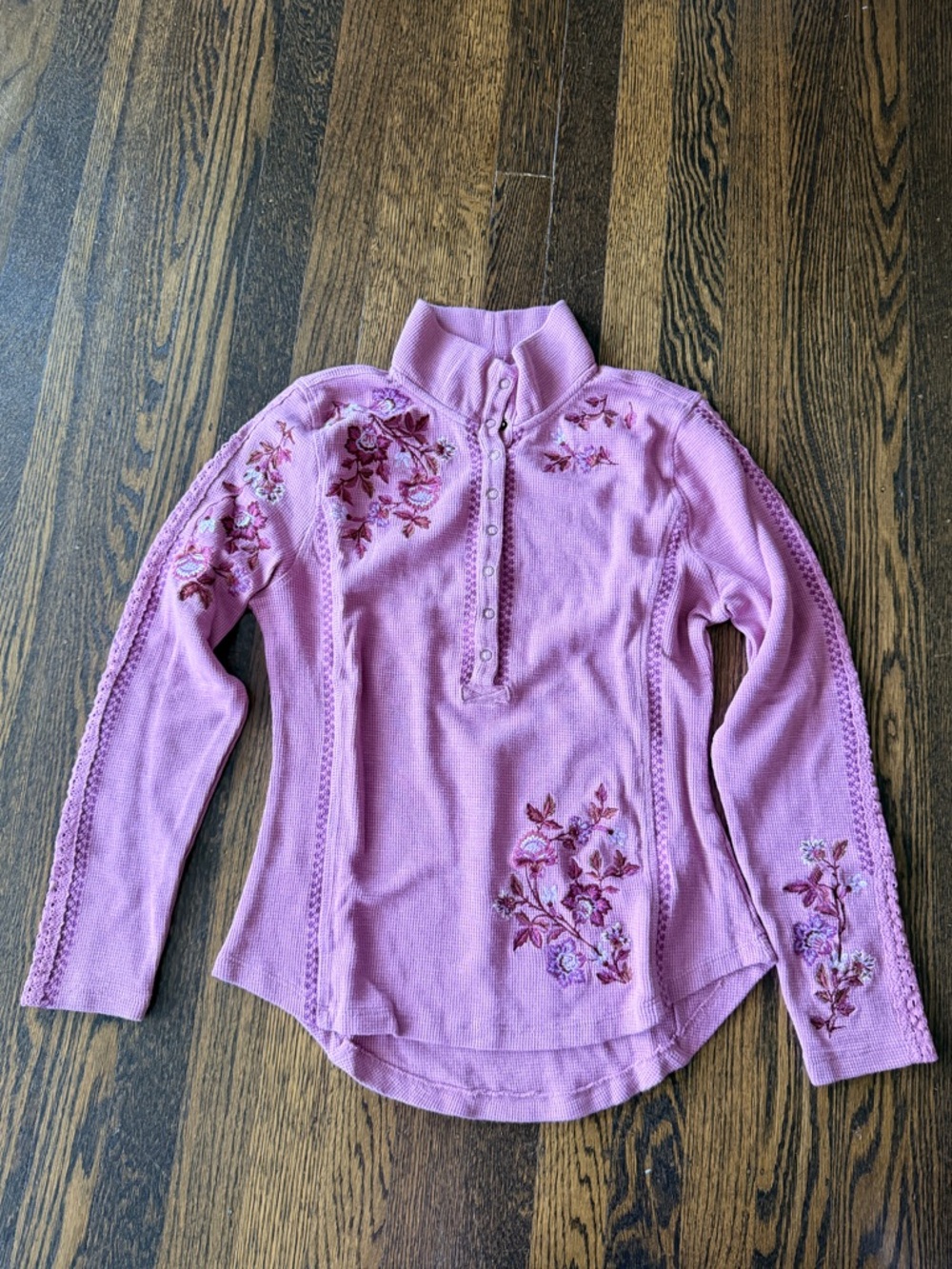 Sundance Pink Floral Embroidered thermal Henley small petite